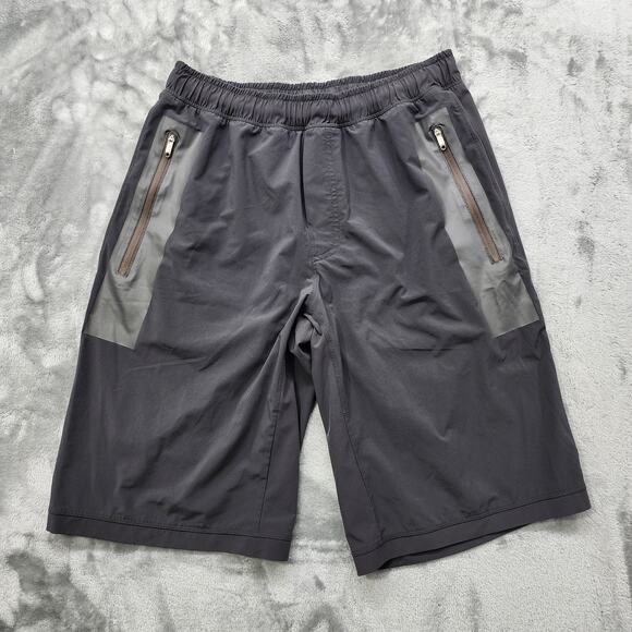 Lululemon Shorts Mens M Gray Drawstring Contrast Faux Leather Zip Pockets Gym - Picture 1 of 9